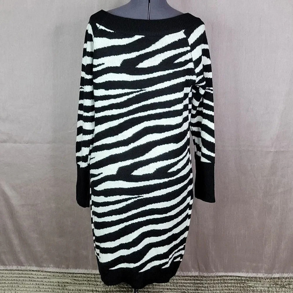 SOHO NEW YORK AND COMPANY STREET Animal Print Sweater‎ Dress Medium - Picture 6 of 8